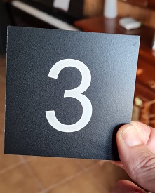 placa alumini negre vinil blanc 8x8